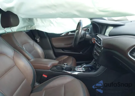 2017 Infiniti Qx30 Premium z USA, uszkodzony, nr VIN SJKCH5CR8HA018097